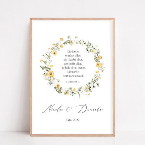 Geschenk zur Hochzeit personalisiert mit Namen Brautpaar Poster Midsommar Vintage Blumen Kranz Bibelvers Korinther